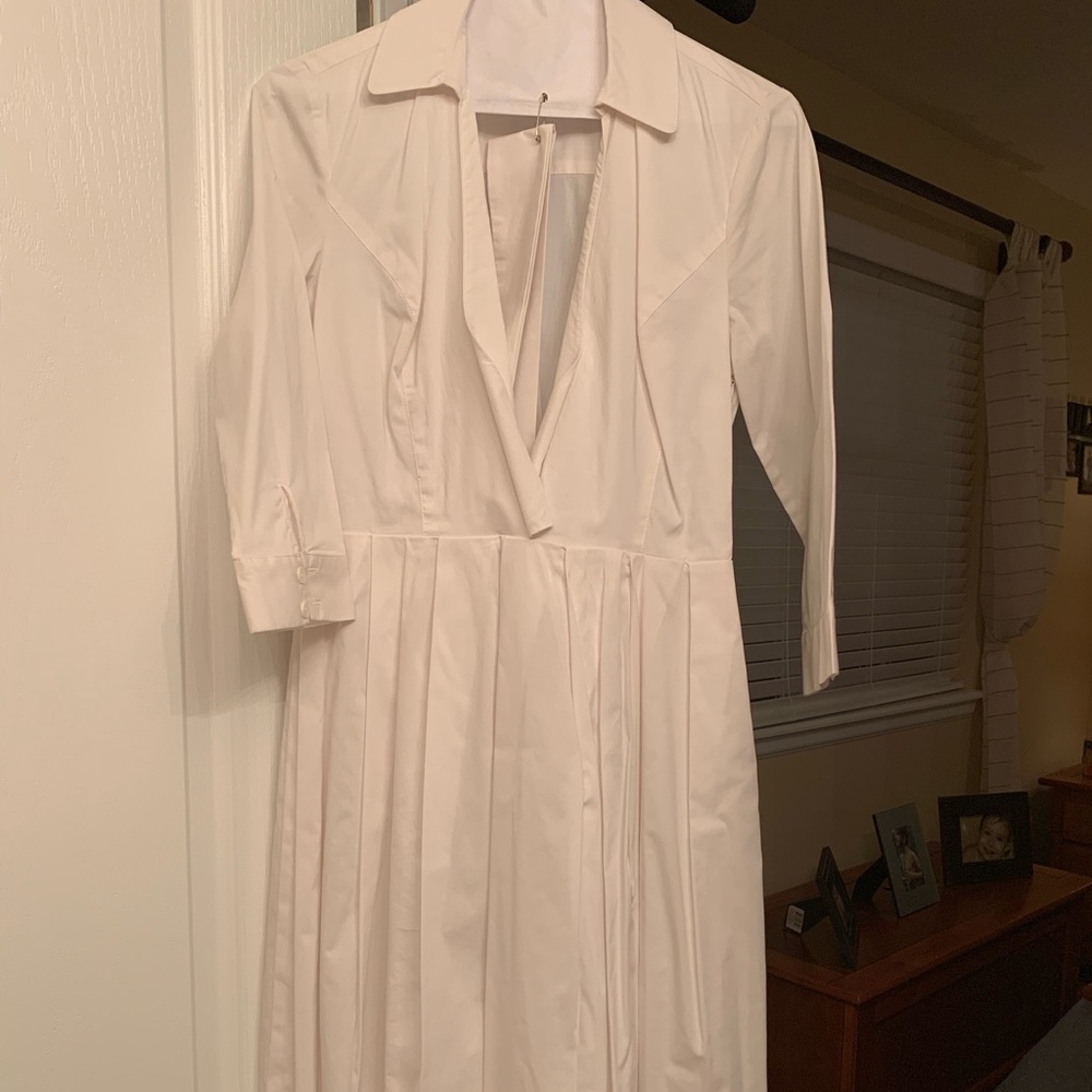 Ivanka Trump beautiful white cotton dress!